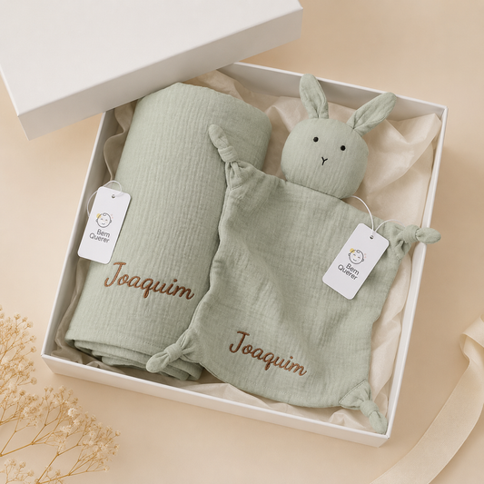 Kit Aconchego Personalizado com Nome — Naninha + Manta Bordada