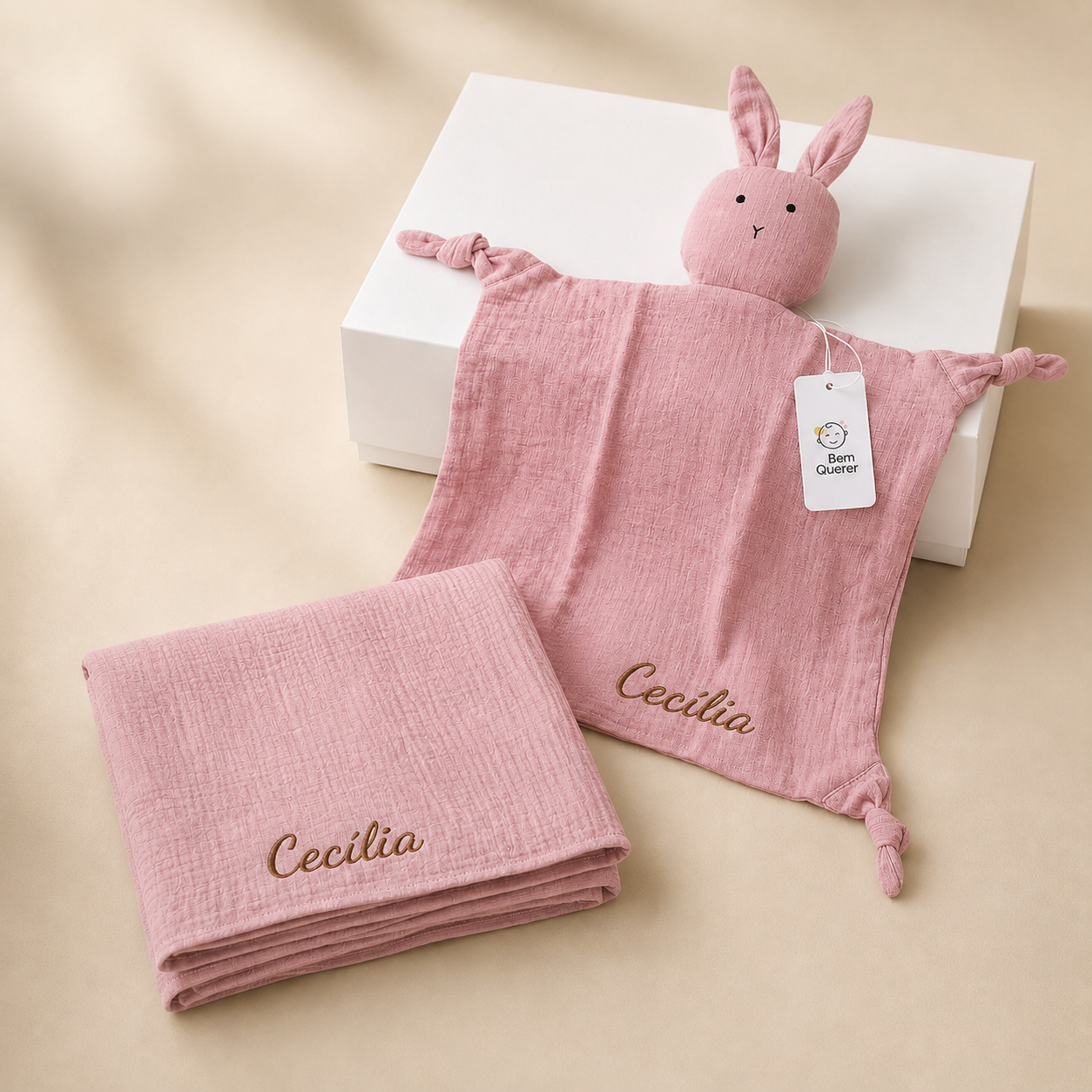 Kit Aconchego Personalizado com Nome — Naninha + Manta Bordada