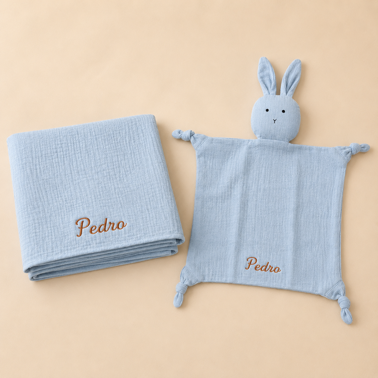 Kit Aconchego Personalizado com Nome — Naninha + Manta Bordada