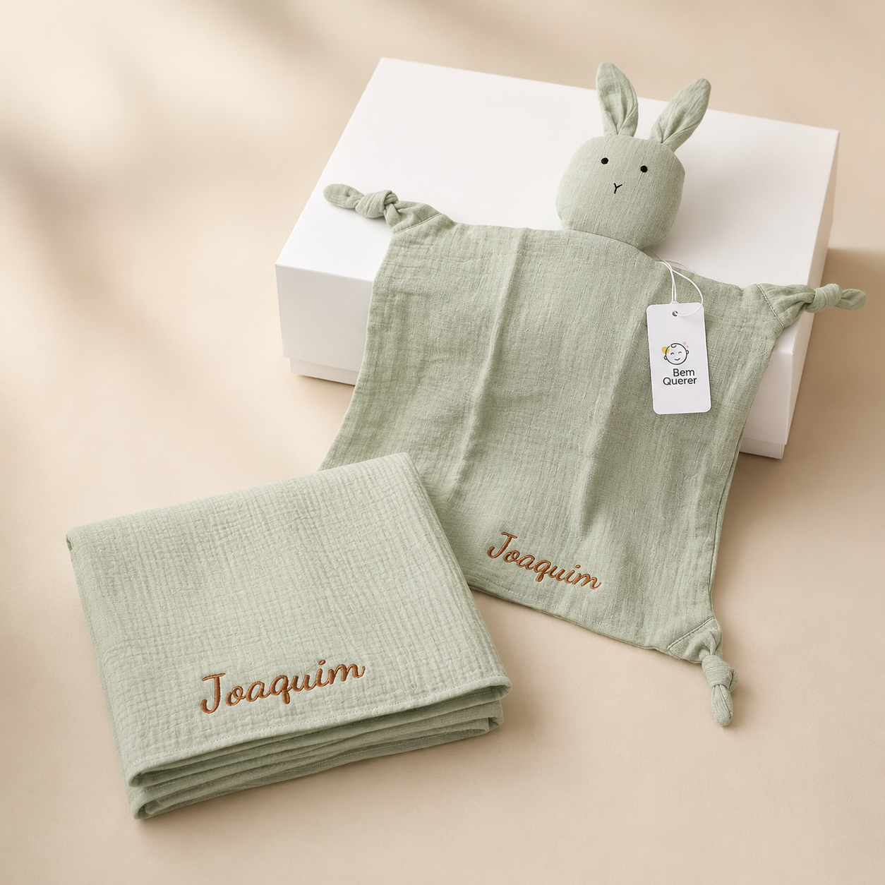 Kit Aconchego Personalizado com Nome — Naninha + Manta Bordada